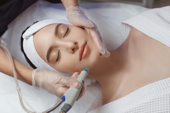 Why You Need a HydraFacial Before the End of the Year